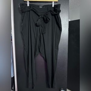 Torrid size 2 cropped dressy pants
